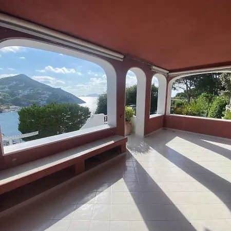 Magi - Amare Villa Ponza